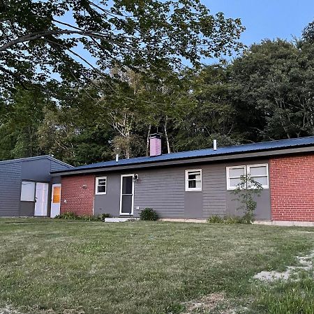 Spacious Home Near Airport Bangor Exterior photo